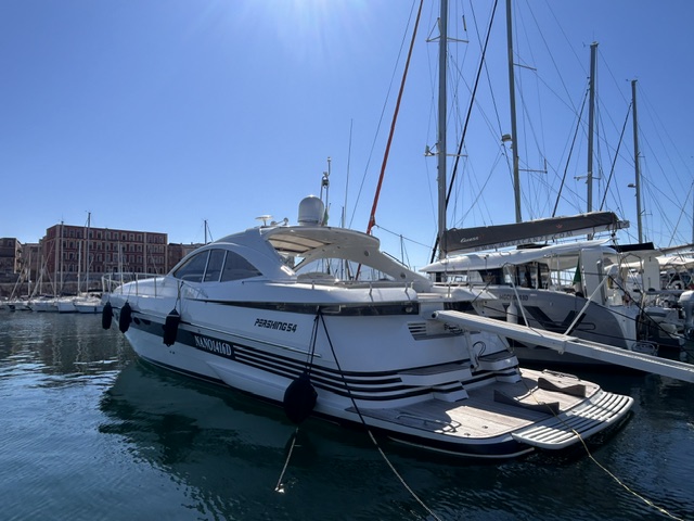 Pershing 54