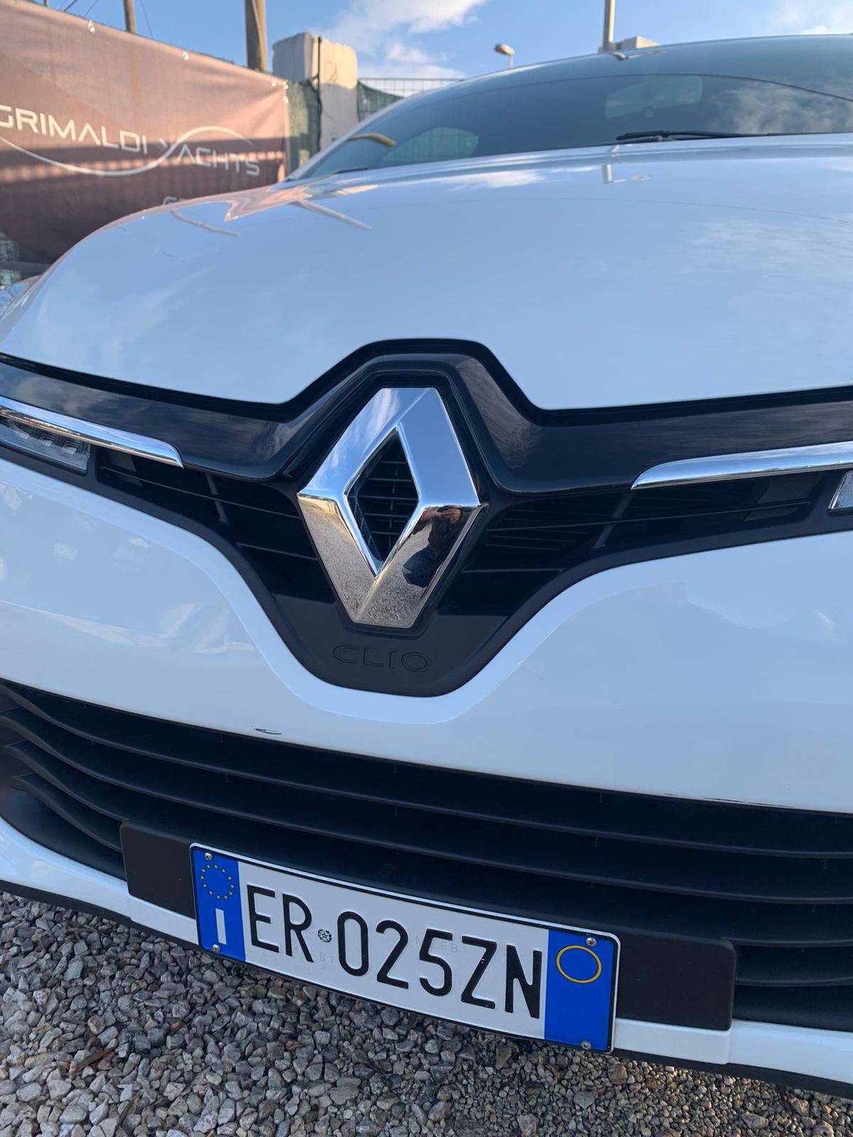 Renault Clio 1.2 75 CV