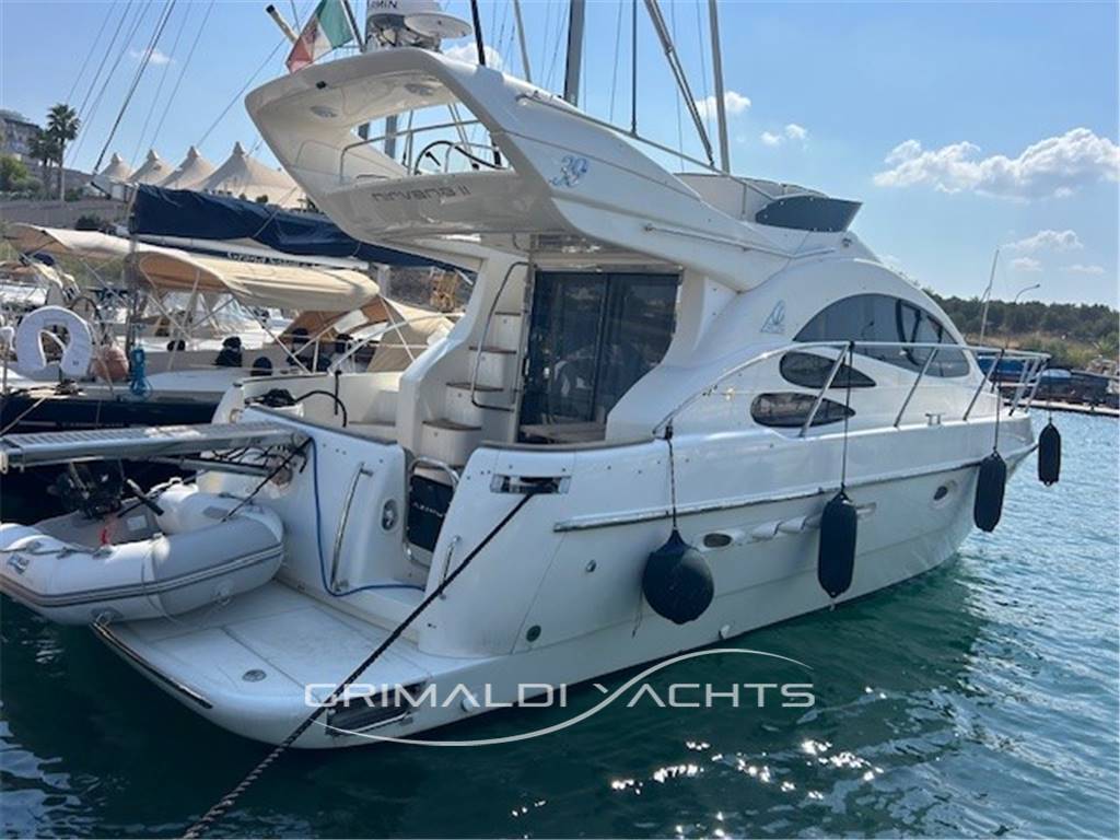 Azimut AZ 39